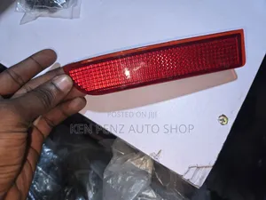 Toyota Vanguard Rear Bumper Reflector
