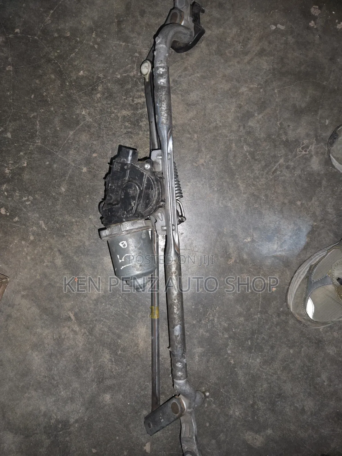 Landcruser Lc150 Windshield Wiper Motor and Its Linkage Mechanism