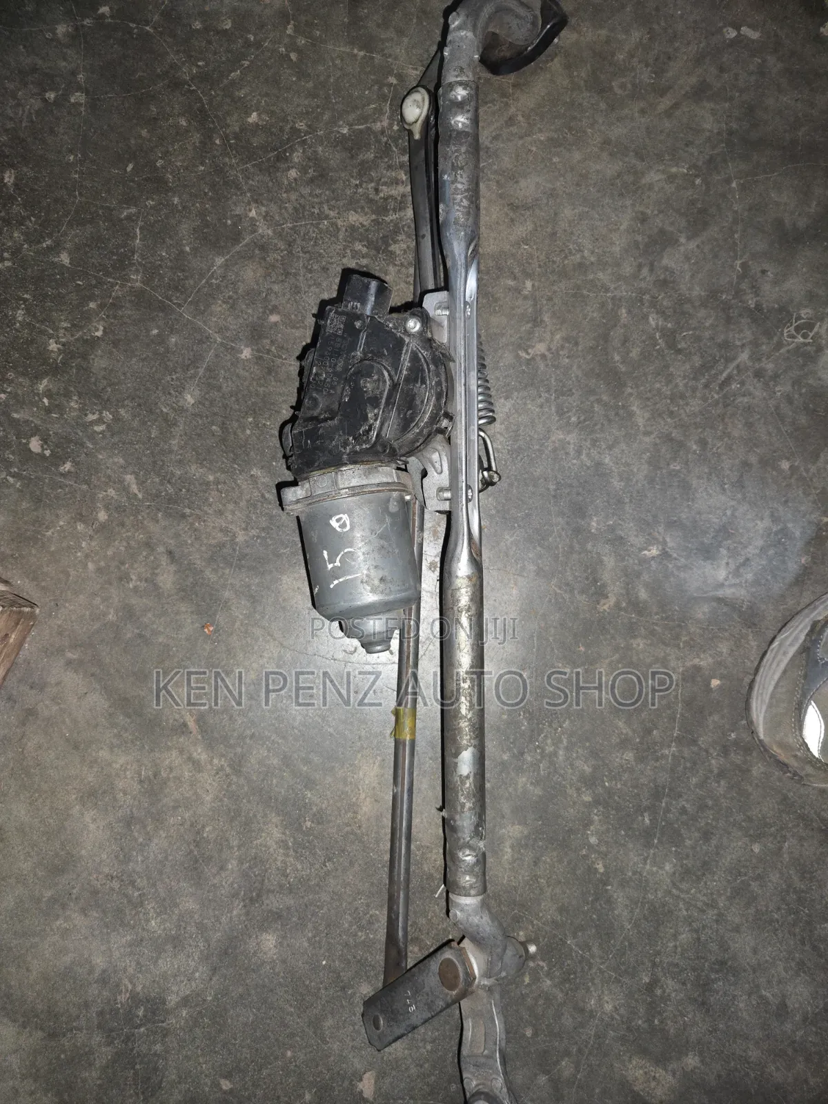 Landcruser Lc150 Windshield Wiper Motor and Its Linkage Mechanism
