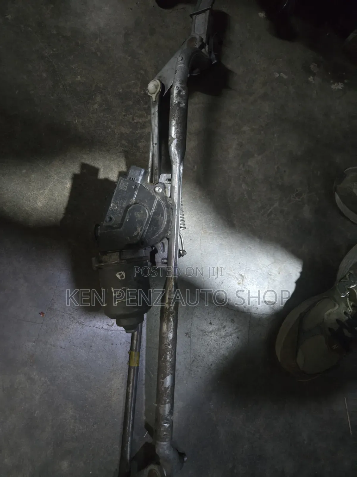 Landcruser Lc150 Windshield Wiper Motor and Its Linkage Mechanism