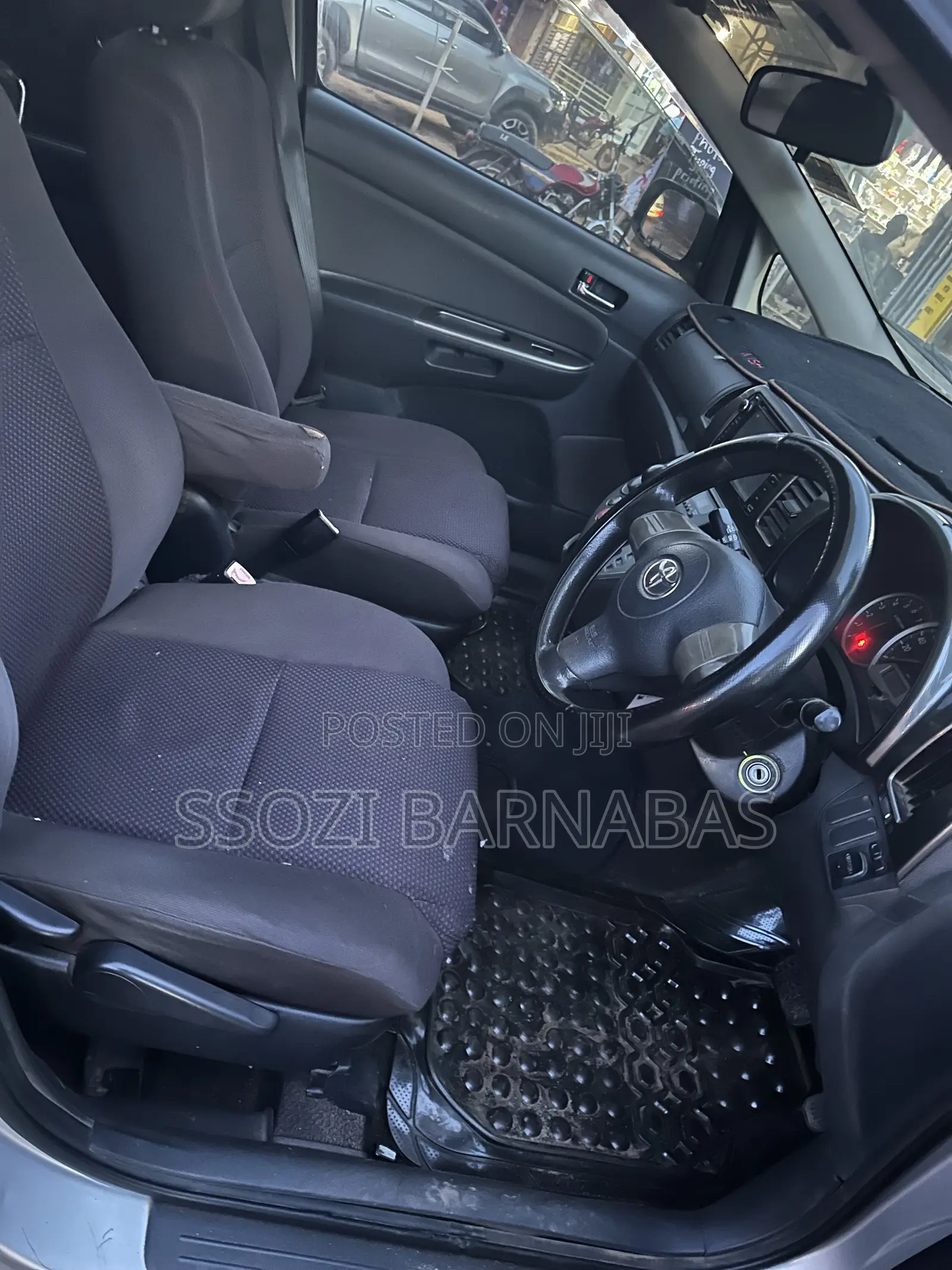 Toyota Wish 2004 Silver