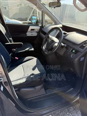 Toyota Noah 2012 Gray