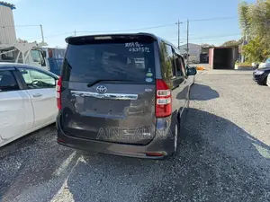 Toyota Noah 2012 Gray