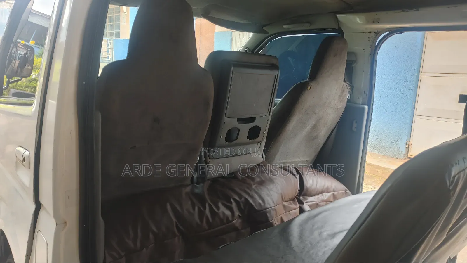 Toyota HiAce 2010 White