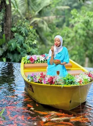 Where Every Detail Blooms: Your Boat Experience