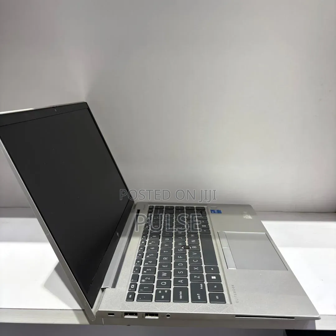 Laptop HP EliteBook 830 G8 8GB Intel Core i5 SSD 256GB
