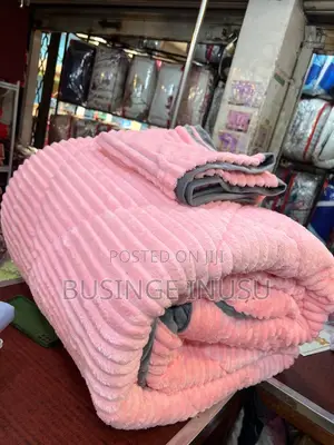 Brand New 4pc Coral Duvet - 2 Pillowcases - 1 Bedsheet ⁠ - ⁠1 Duvet