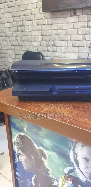 Ps3 Super Slim 500gb Pack - 2 Controllers and 130 Top Game Hits