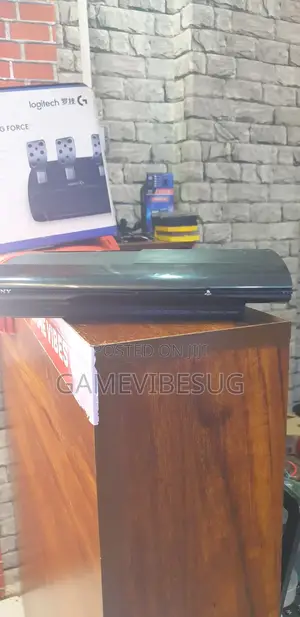 Huge Ps3 Bundle: 20 Games 2 Controllers -