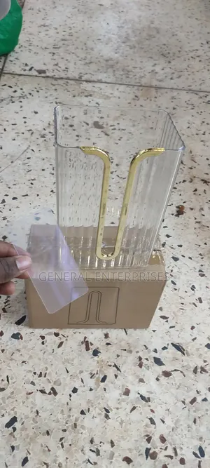 Tissue Holder