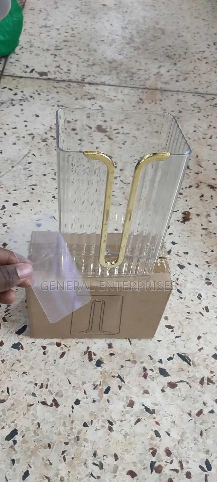 Tissue Holder