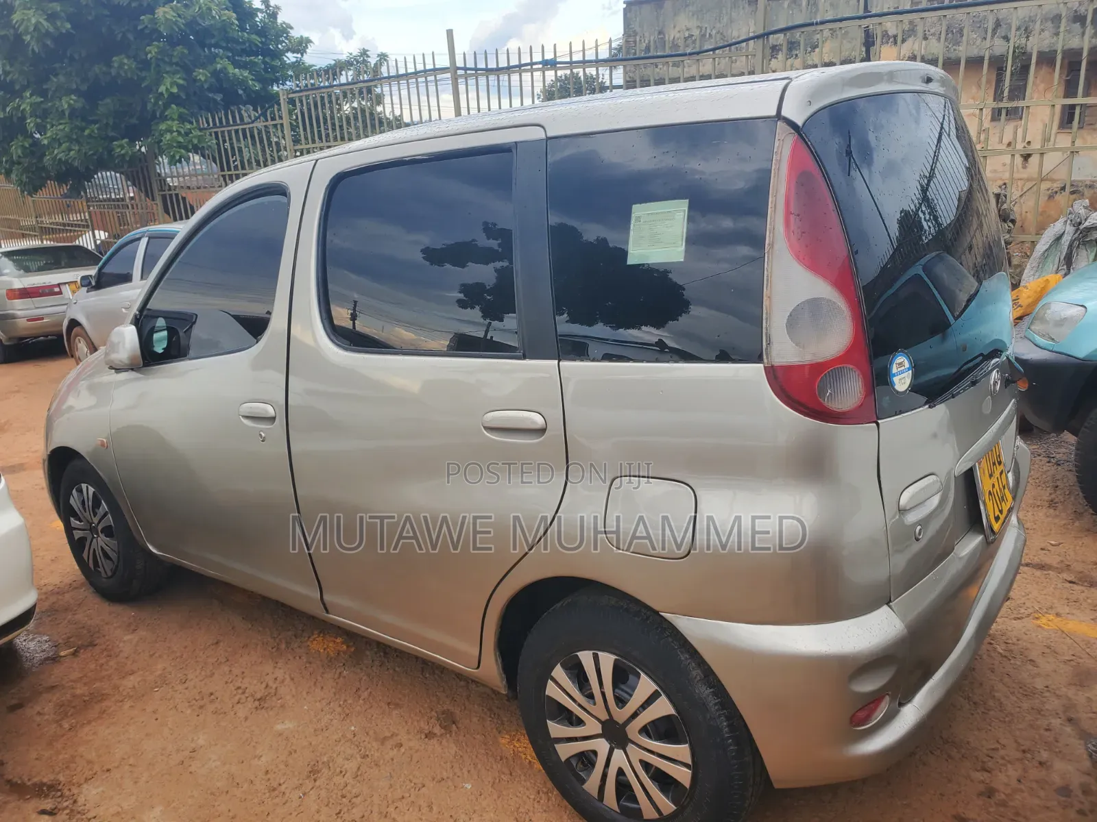 Toyota Fun Cargo 2007 Gold