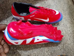 Nike Shoe Size 42 Soccer