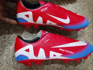 Nike Shoe Size 42 Soccer
