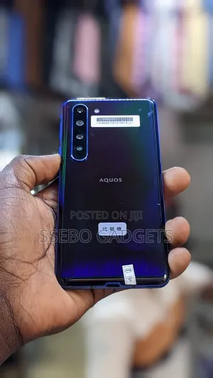 Sharp Aquos R5G 256 GB Blue