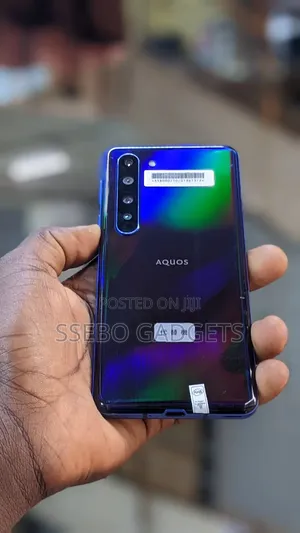Sharp Aquos R5G 256 GB Blue