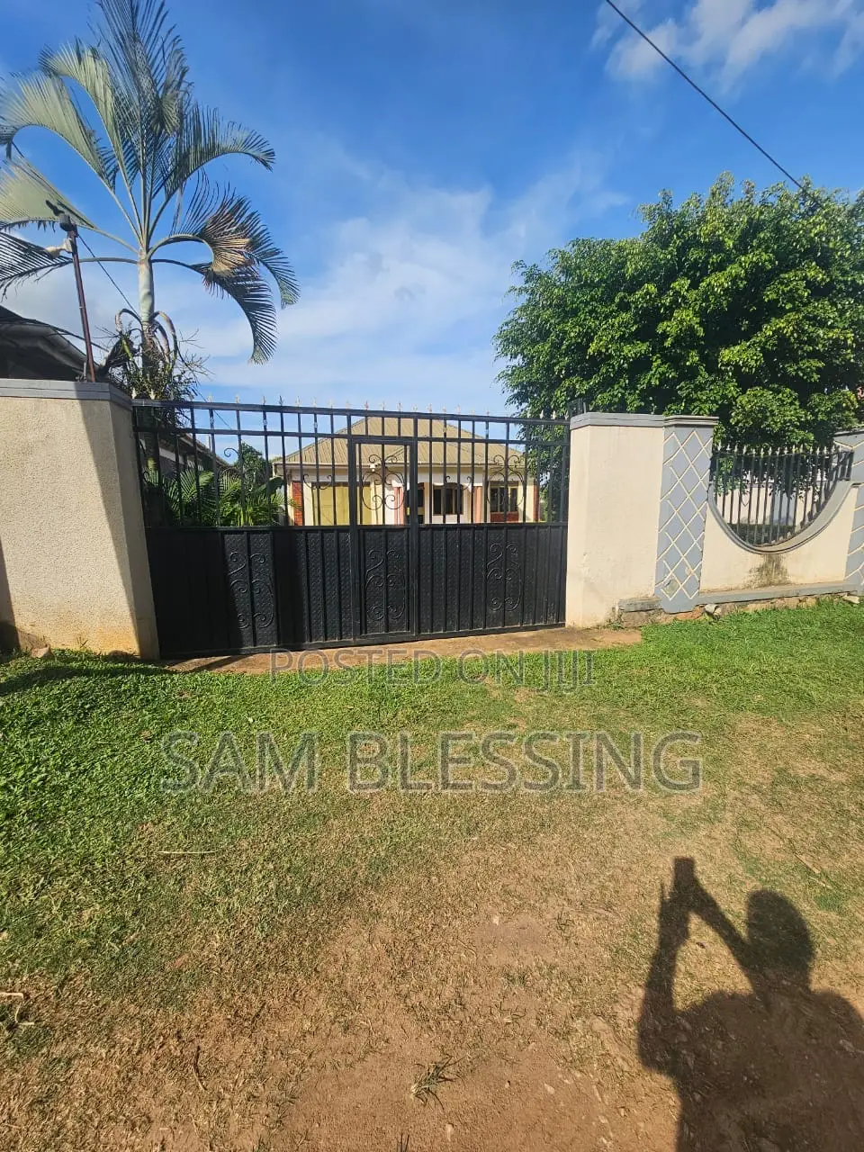 3bdrm House in Kajjansi Bweya, Ssabagabo-Makindye for sale