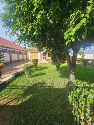 3bdrm House in Kajjansi Bweya, Ssabagabo-Makindye for sale