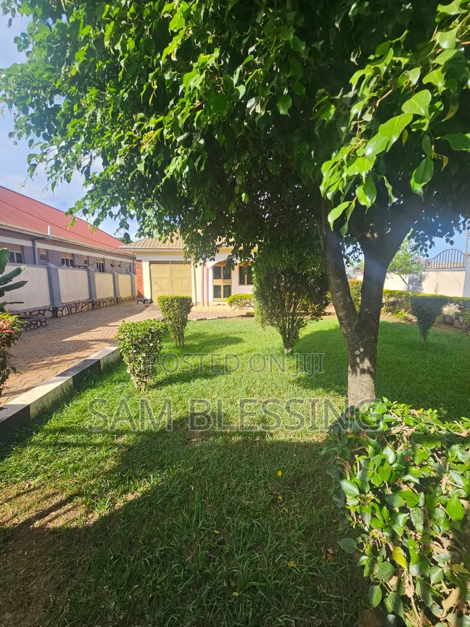 3bdrm House in Kajjansi Bweya, Ssabagabo-Makindye for sale