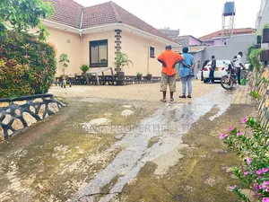 4bdrm Mansion in Kyanja Estates, Central Division for sale