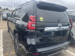 Toyota Land Cruiser Prado 2017 Black