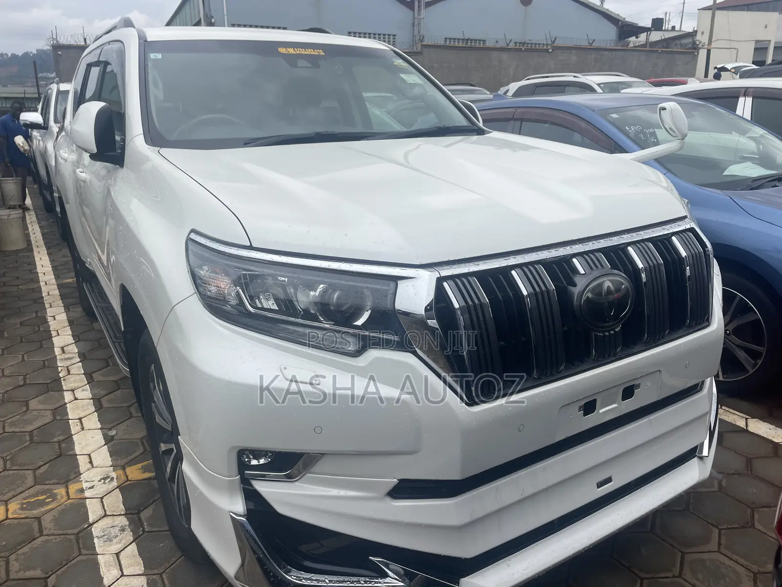 Toyota Land Cruiser Prado 2017 White