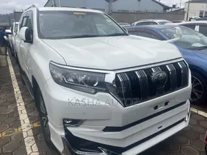 Toyota Land Cruiser Prado 2017 White