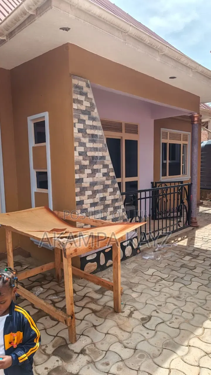 Furnished 2bdrm Mansion in Owner, Wakiso / Wakiso for rent