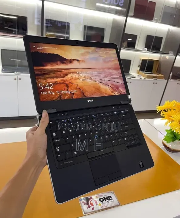 Laptop Dell Latitude 7440 8GB Intel Core i5 HDD+SSD 500GB