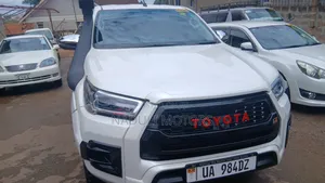 Toyota Hilux 2020 White