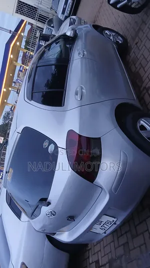 Toyota Vitz 2010 Silver