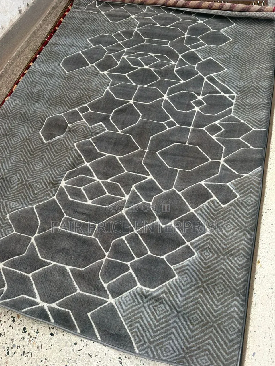Luxury Modern Center Carpet Rug. 1.5meter by 2meters