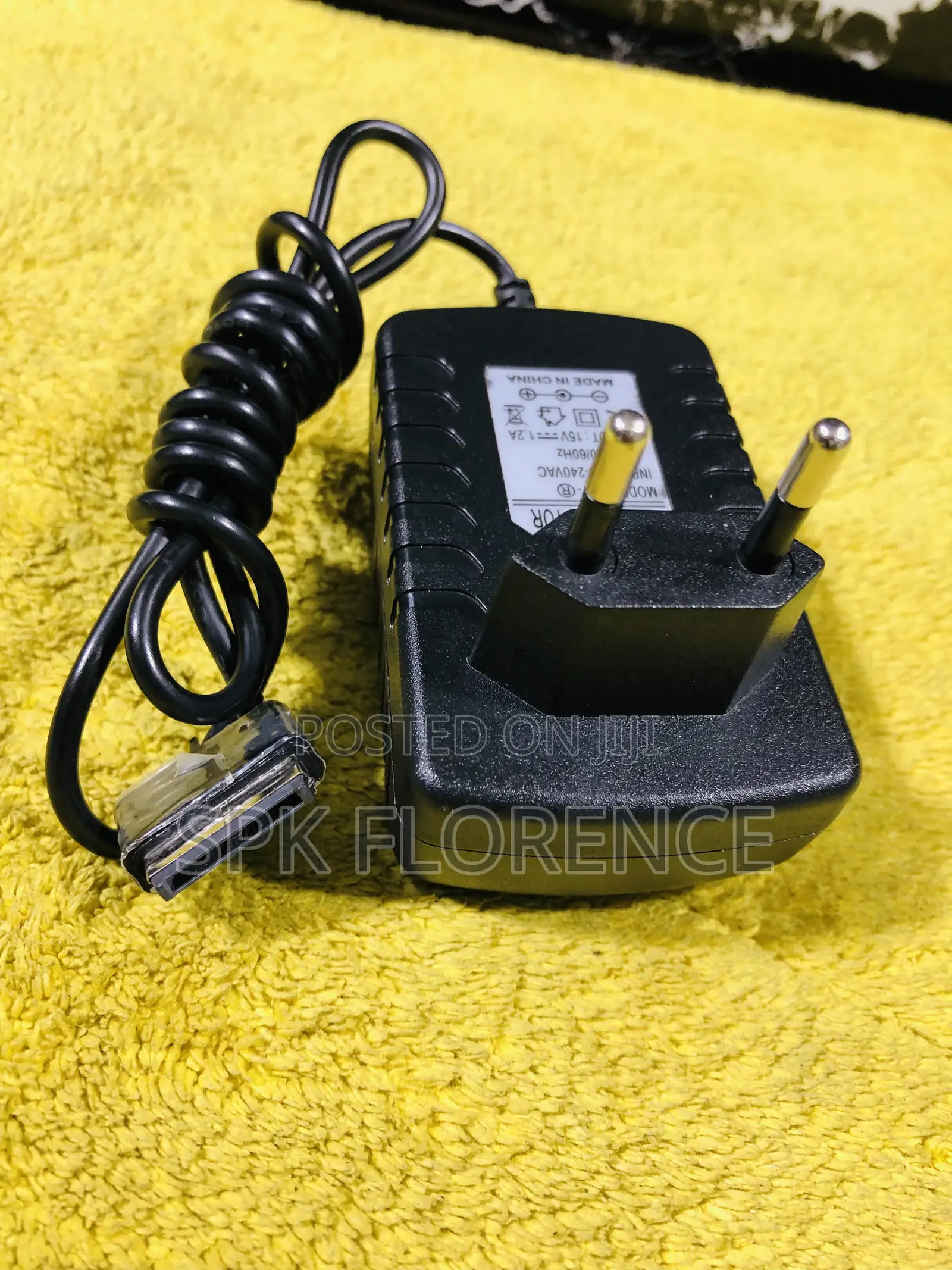 Ac/Dc Adaptor 15v - 1.2a