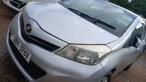 Toyota Vitz 2011 Silver
