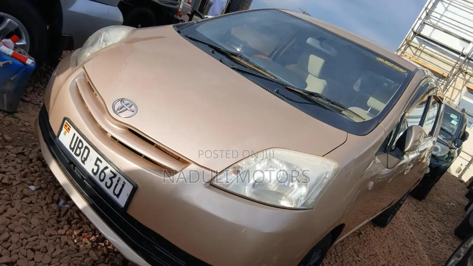 Toyota Passo Sette 2010 Gold