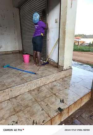 Arcades Shops Cleaning
