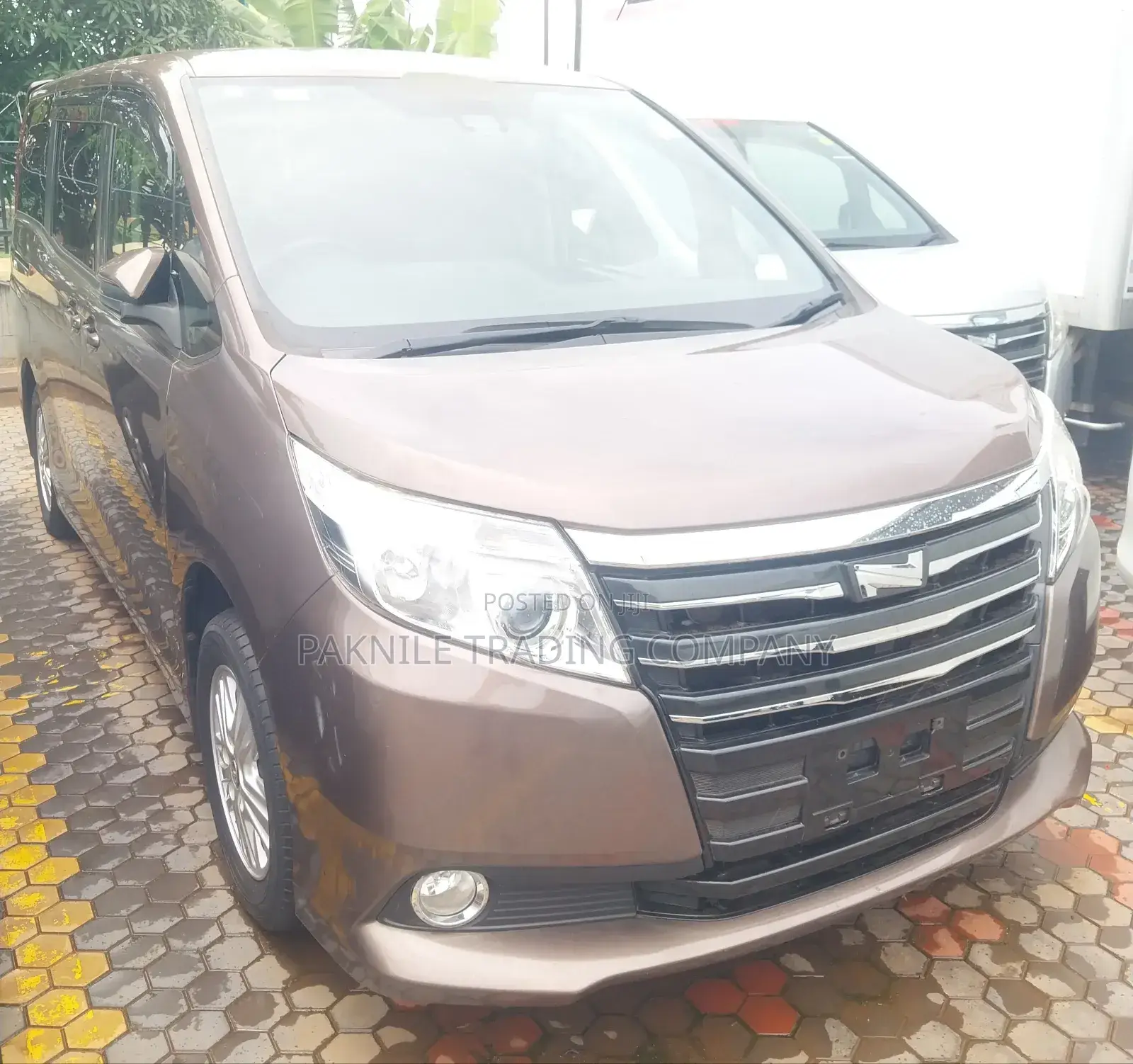 Toyota Noah 2016 Ivory