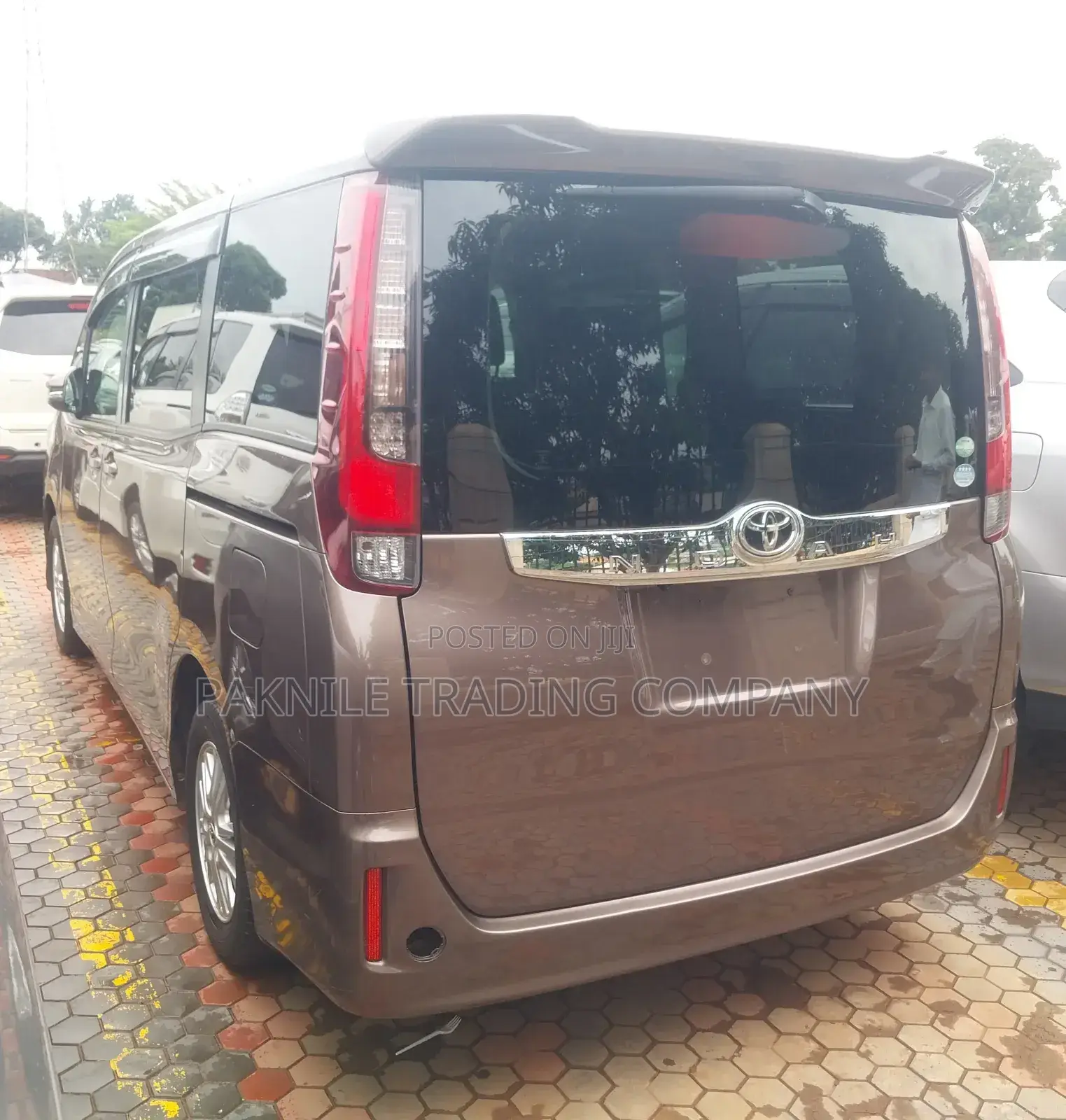 Toyota Noah 2016 Ivory