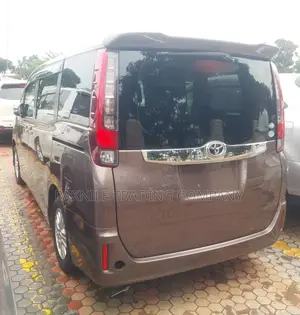 Toyota Noah 2016 Ivory