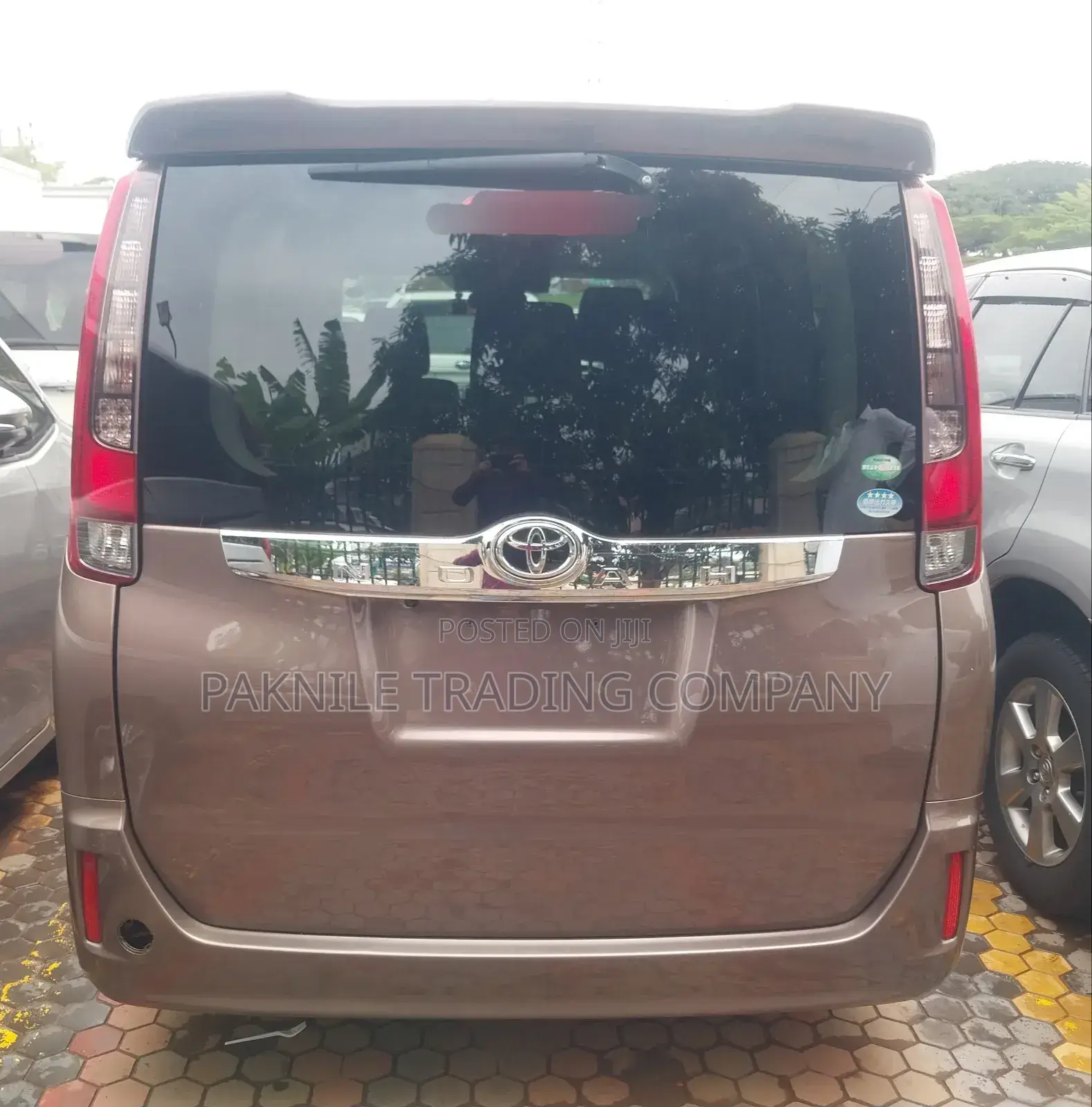 Toyota Noah 2016 Ivory