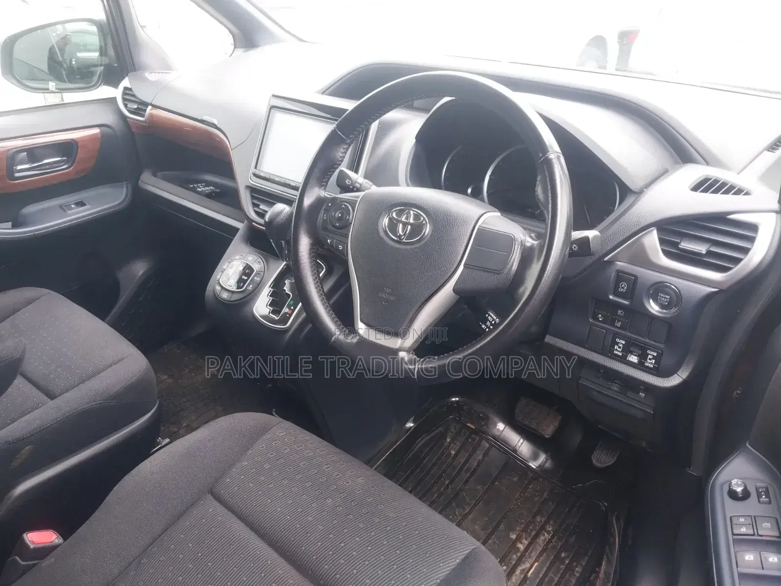 Toyota Noah 2016 Ivory
