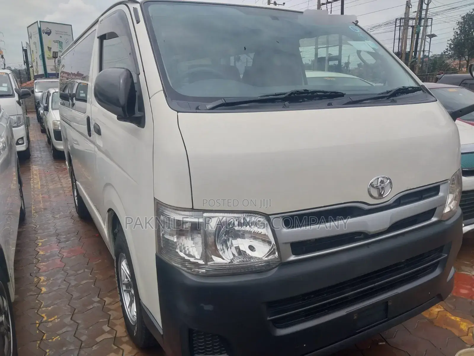Toyota HiAce 2012 White