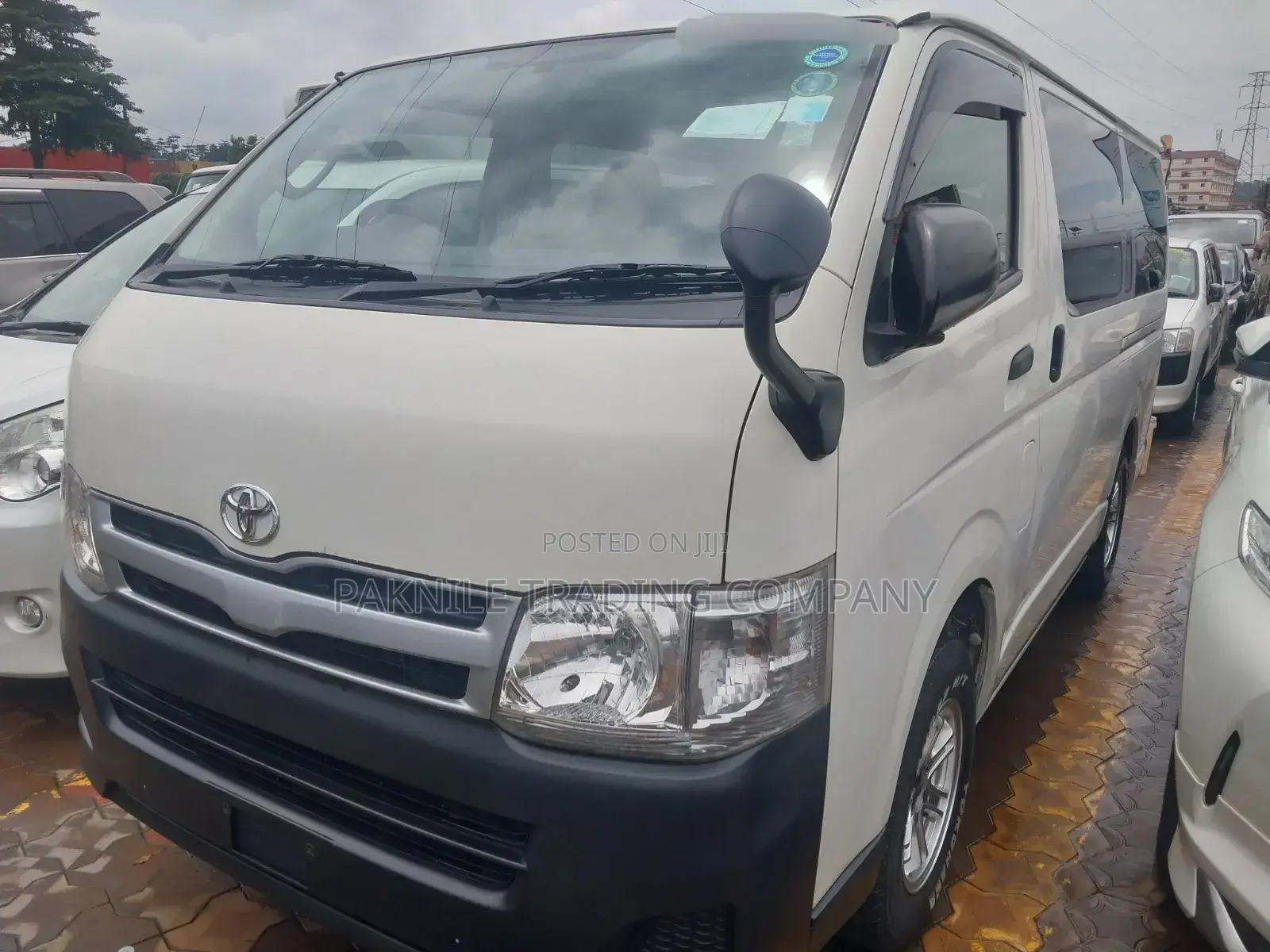 Toyota HiAce 2012 White