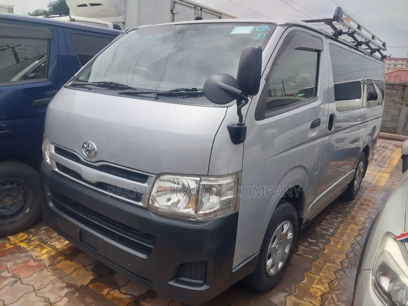 Toyota HiAce 2014 Silver