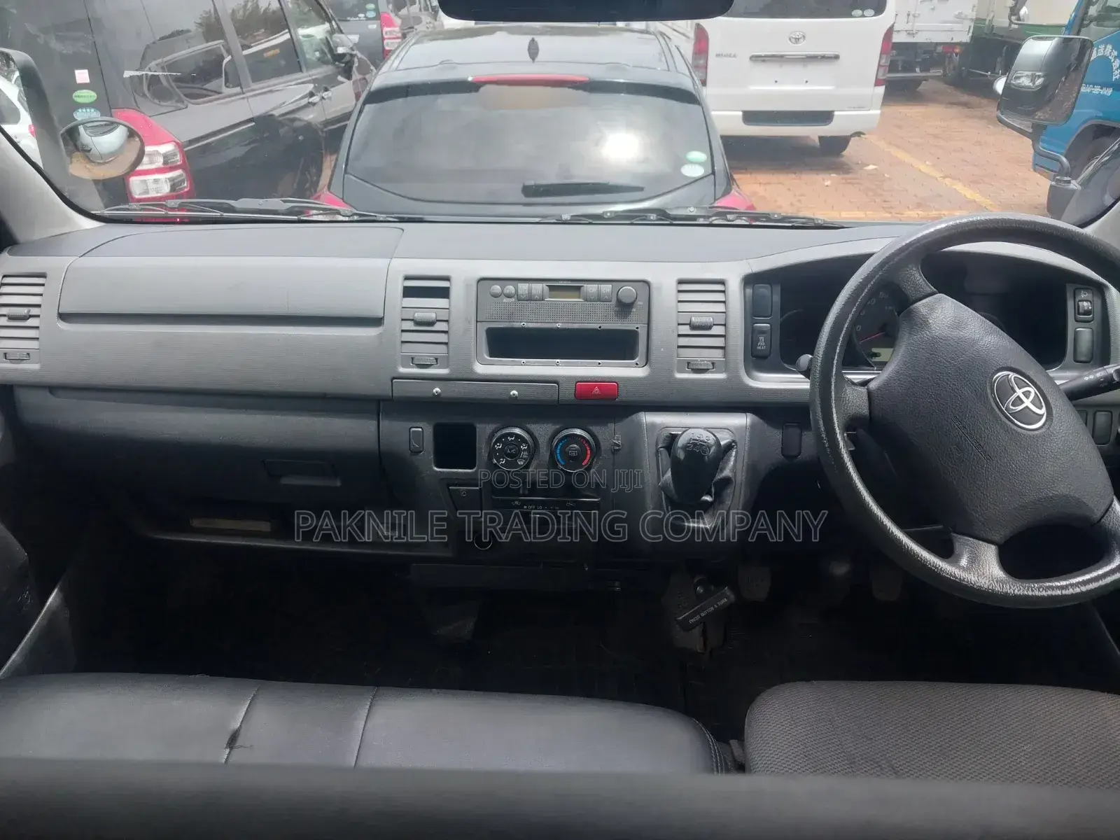Toyota HiAce 2014 Silver