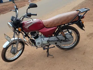 Bajaj CT 125X 2023 Red