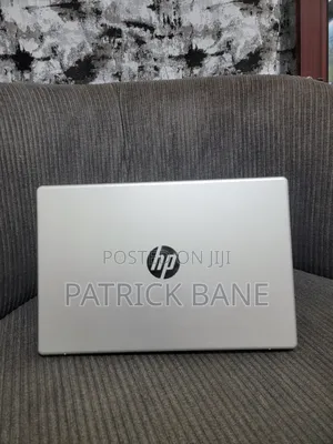 Laptop HP 14-ep0063 8GB Intel Core i5 SSD 512GB