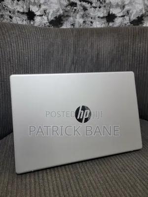 Laptop HP 14-ep0063 8GB Intel Core i5 SSD 512GB