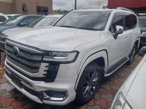 Toyota Land Cruiser 2022 White
