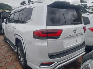 Toyota Land Cruiser 2022 White